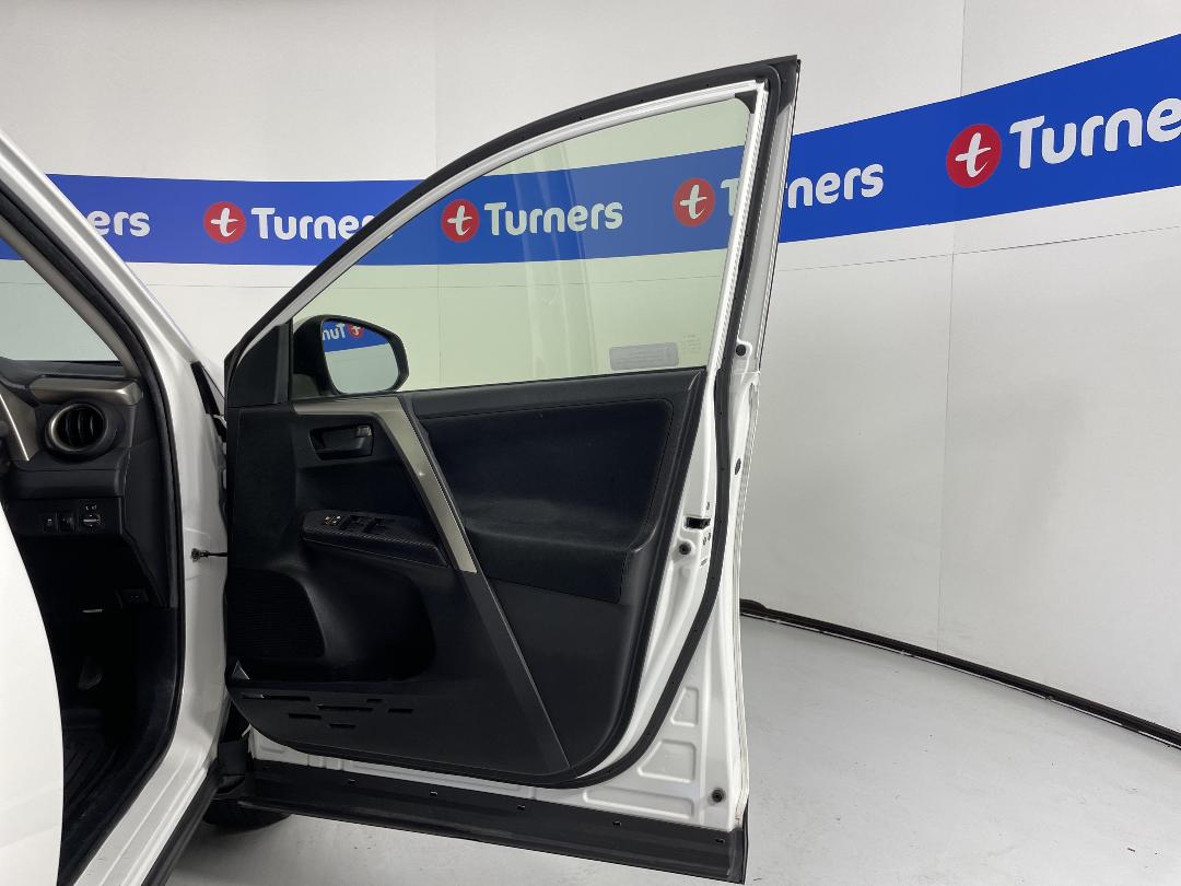 Photo '15' of Toyota Rav4