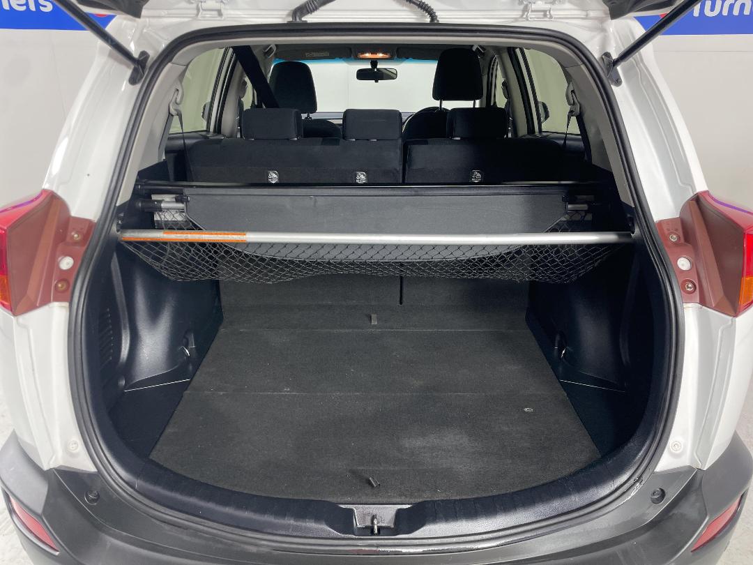 Photo '14' of Toyota Rav4