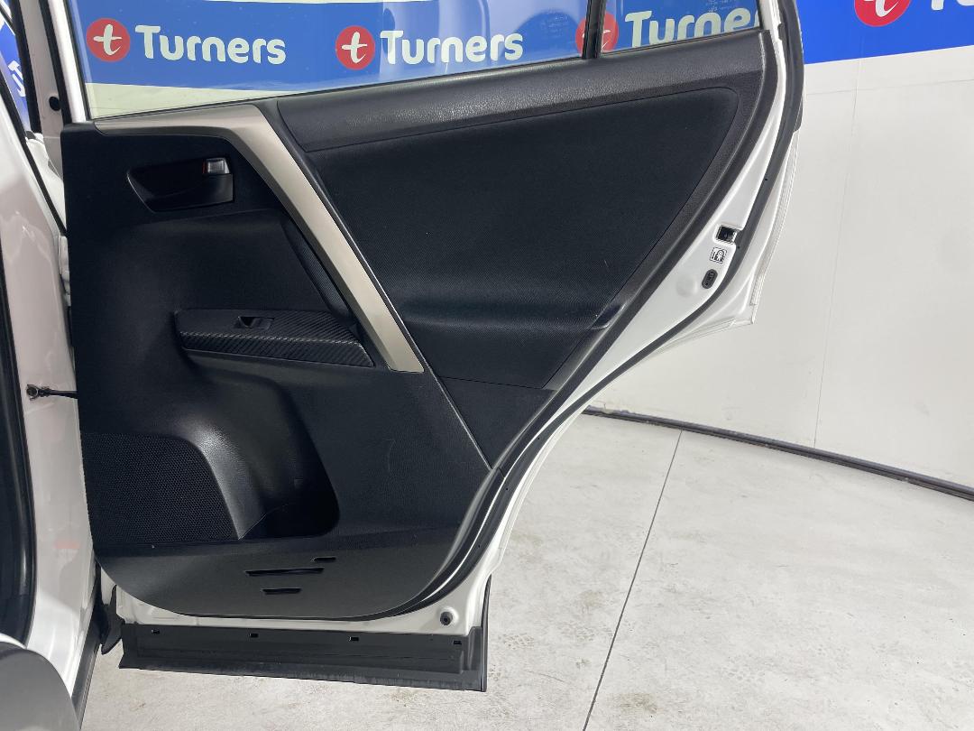 Photo '19' of Toyota Rav4