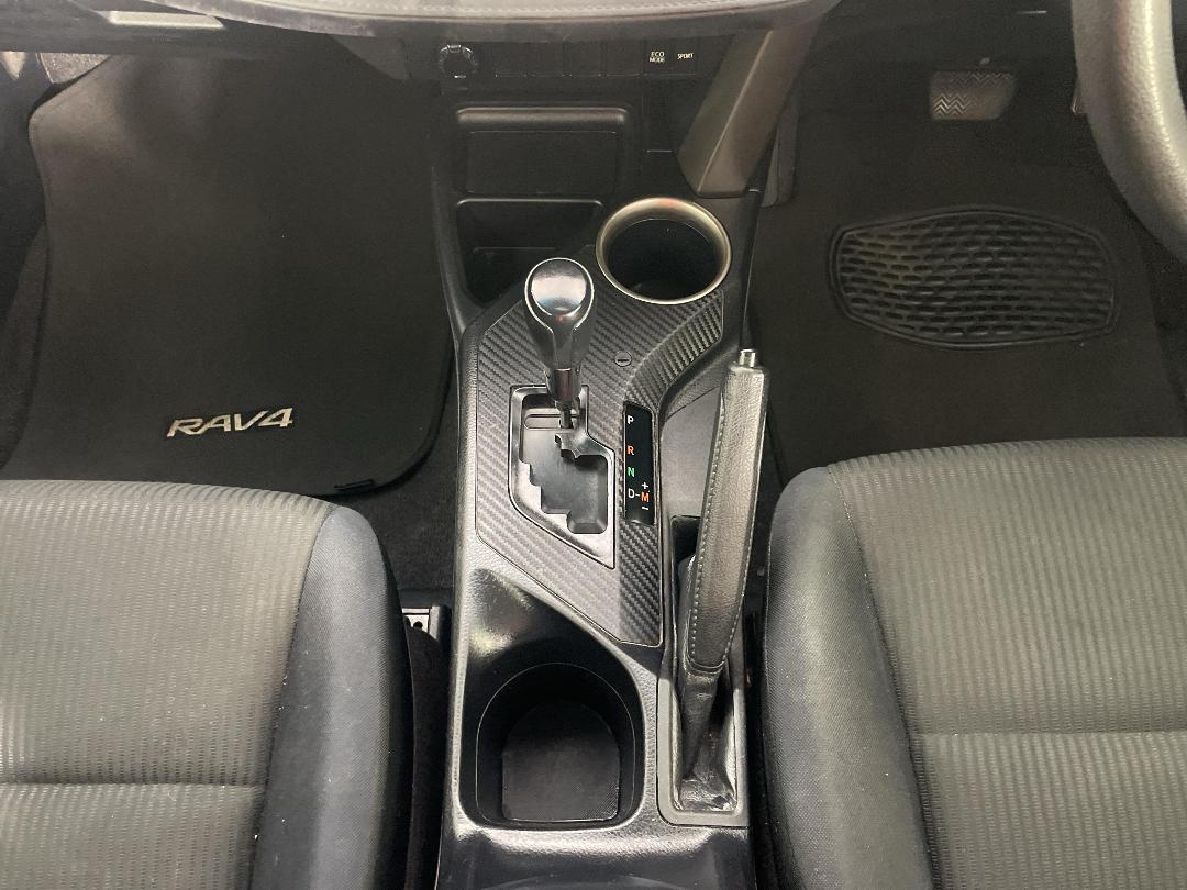 Photo '18' of Toyota Rav4