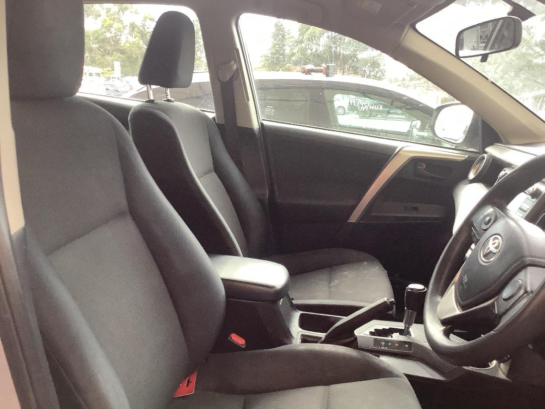 Photo '14' of Toyota Rav4 GX SUV Photo '14' of Toyota Rav4 GX SUV