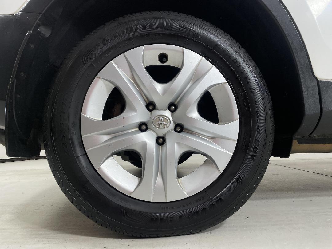 Photo '12' of Toyota Rav4