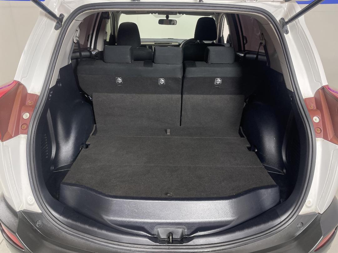 Photo '14' of Toyota Rav4