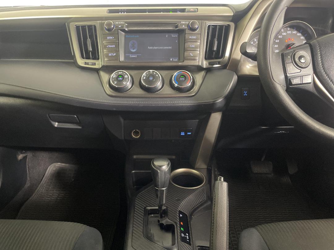 Photo '18' of Toyota Rav4