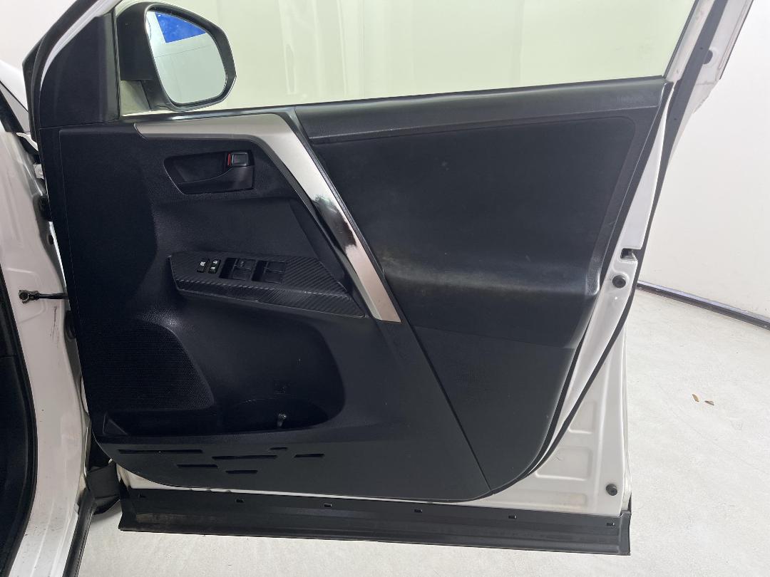 Photo '15' of Toyota Rav4 Photo '15' of Toyota Rav4