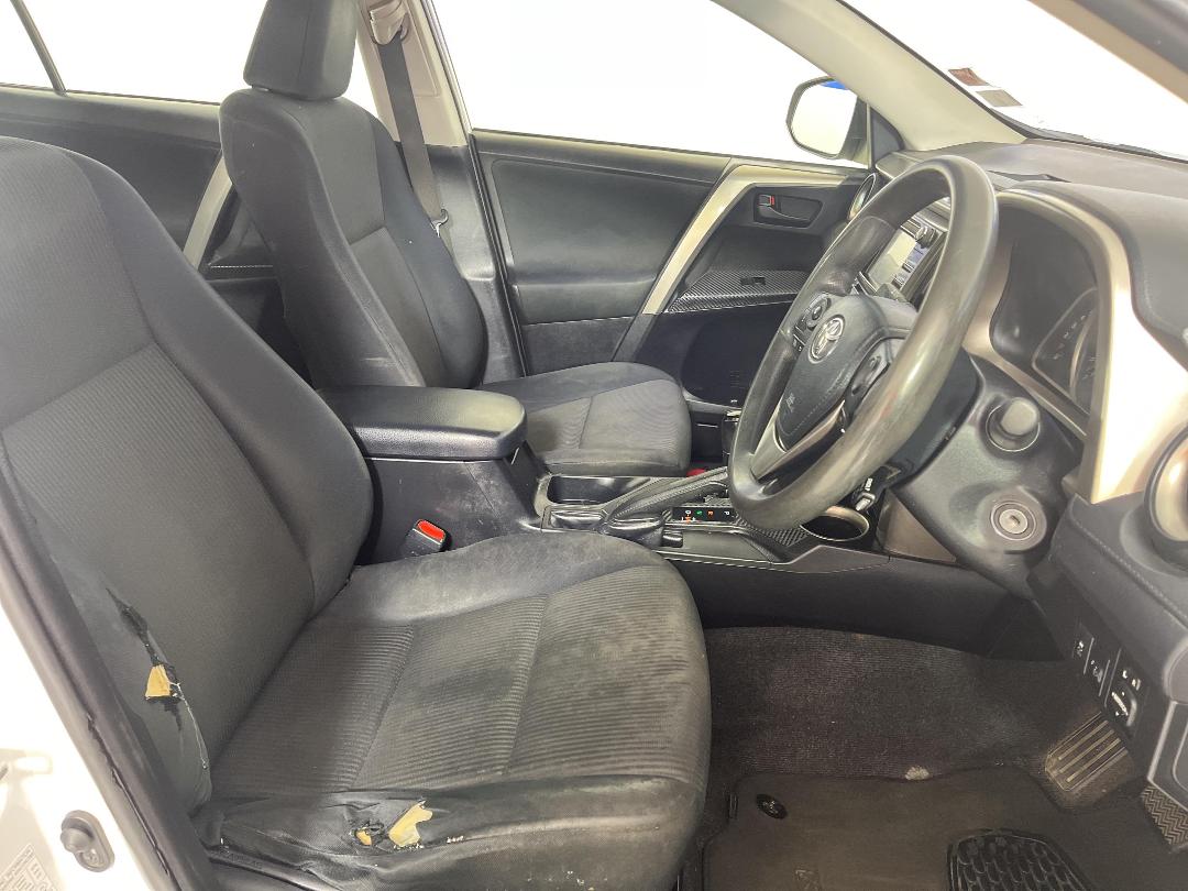 Photo '16' of Toyota Rav4 Photo '16' of Toyota Rav4