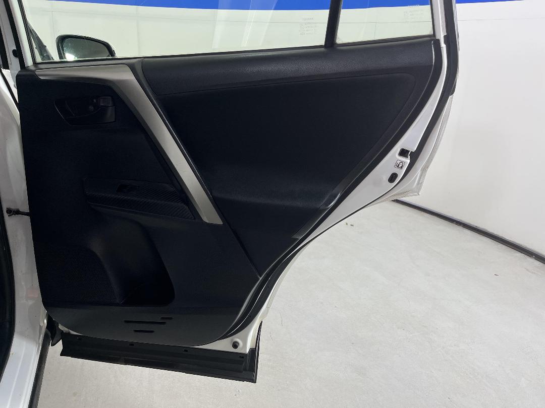 Photo '19' of Toyota Rav4 Photo '19' of Toyota Rav4