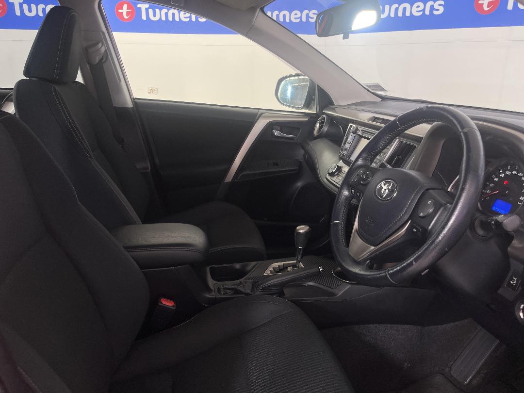 Photo '16' of Toyota Rav4