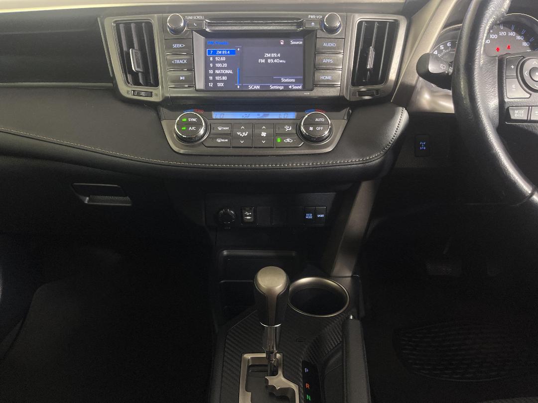 Photo '18' of Toyota Rav4