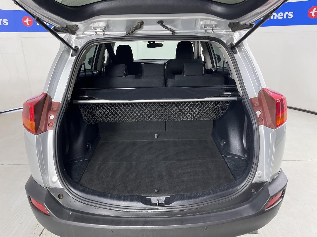 Photo '14' of Toyota Rav4