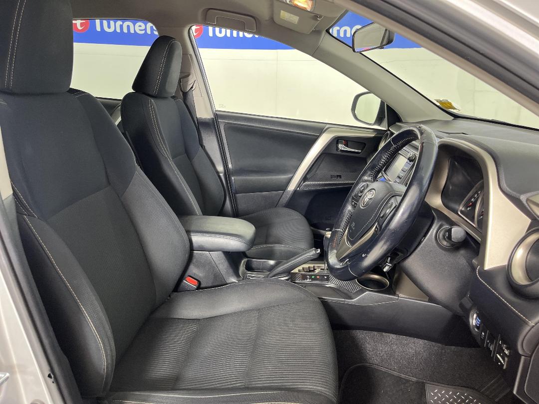 Photo '16' of Toyota Rav4