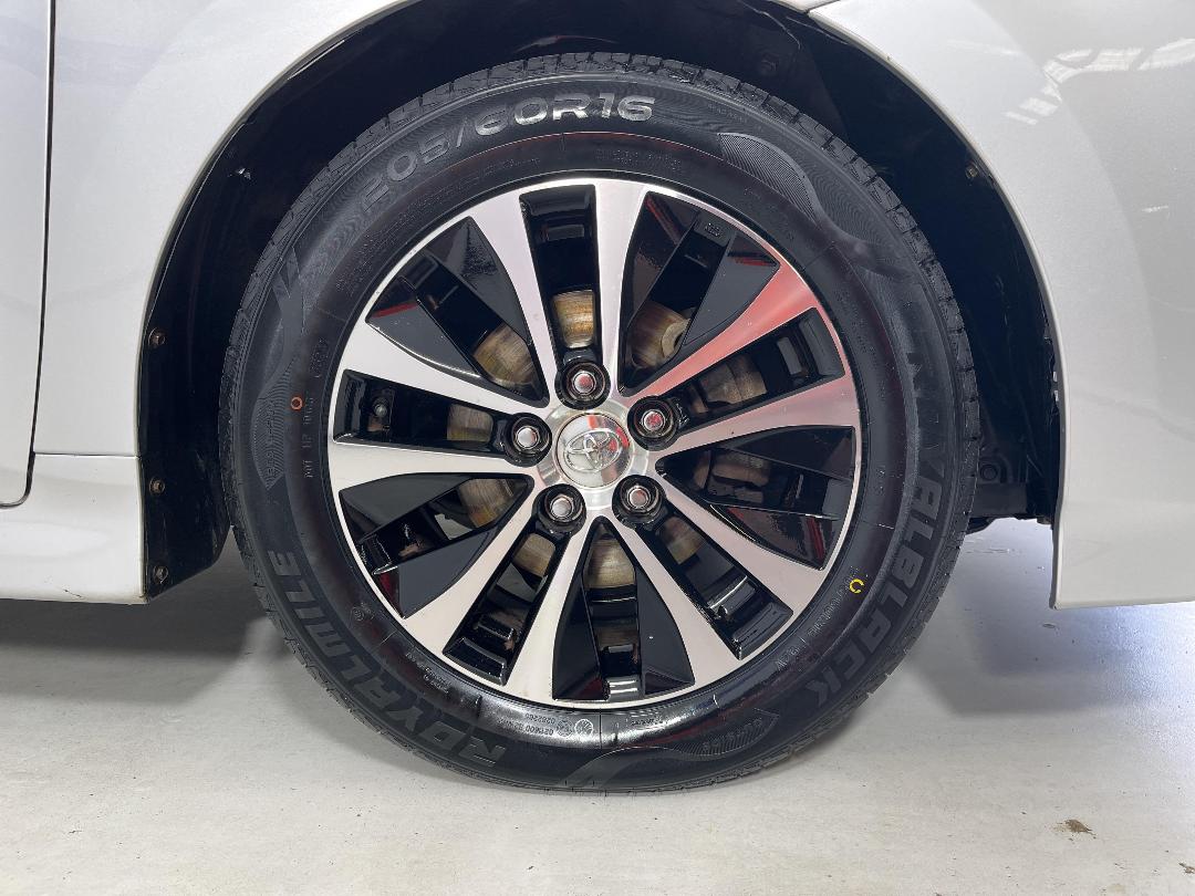 Photo '9' of Toyota SAI Photo '9' of Toyota SAI