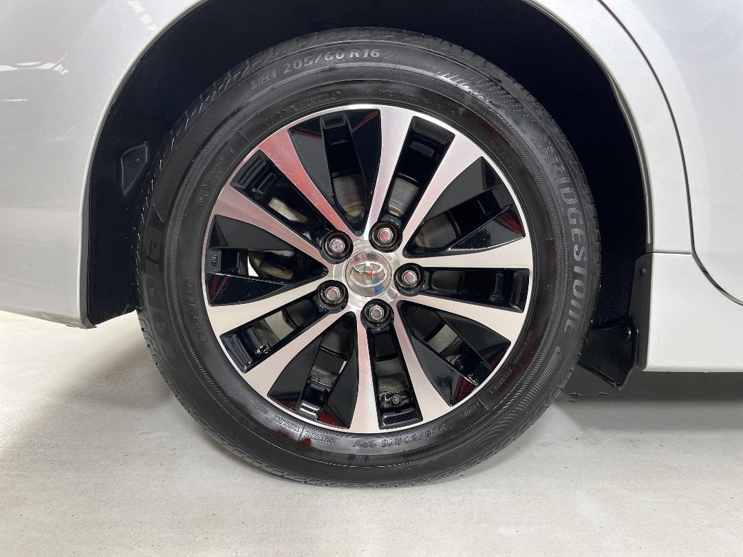 Photo '12' of Toyota SAI Photo '12' of Toyota SAI