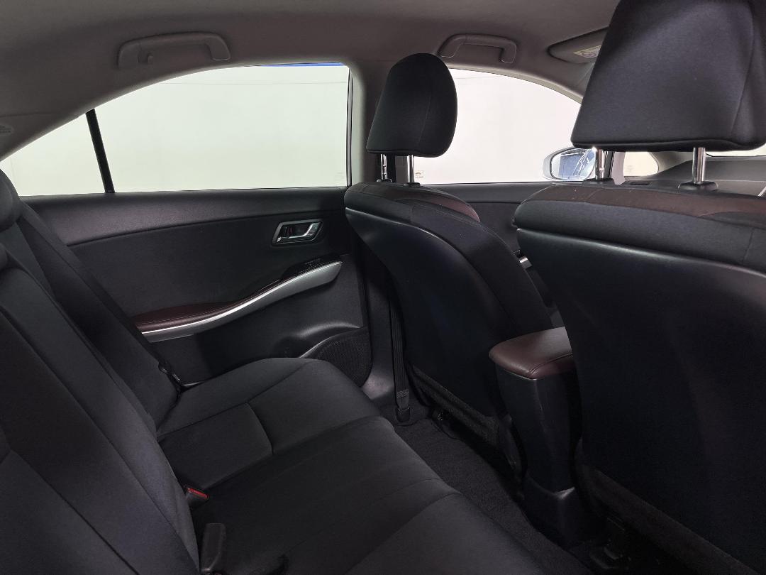 Photo '20' of Toyota SAI Photo '20' of Toyota SAI