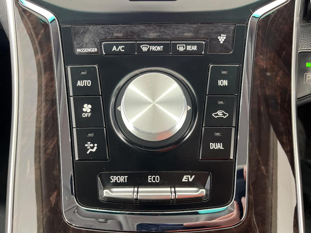 Photo '26' of Toyota SAI