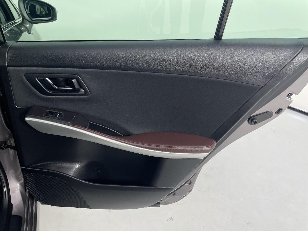 Photo '19' of Toyota SAI