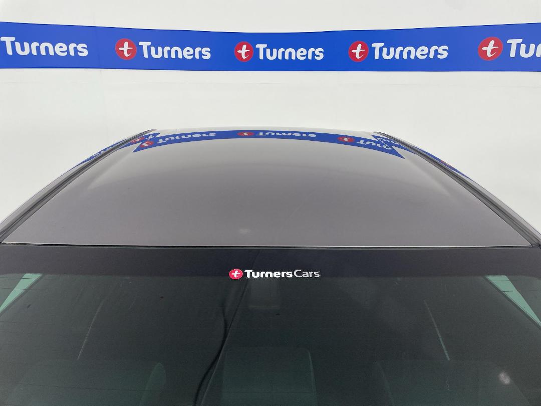 Photo '33' of Toyota SAI