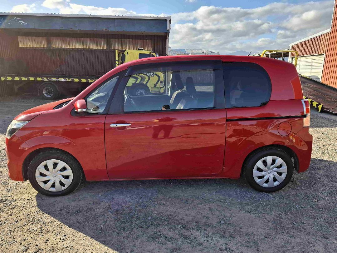 Photo '4' of Toyota Spade