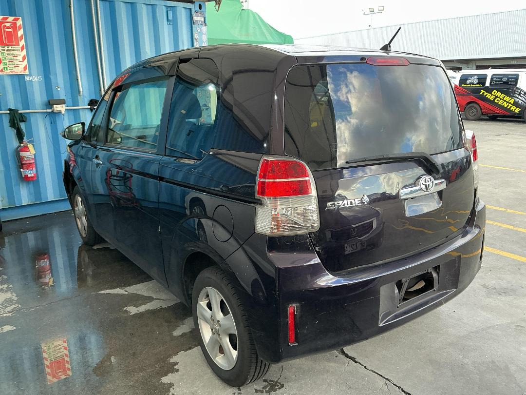 Photo '3' of Toyota Spade Photo '3' of Toyota Spade