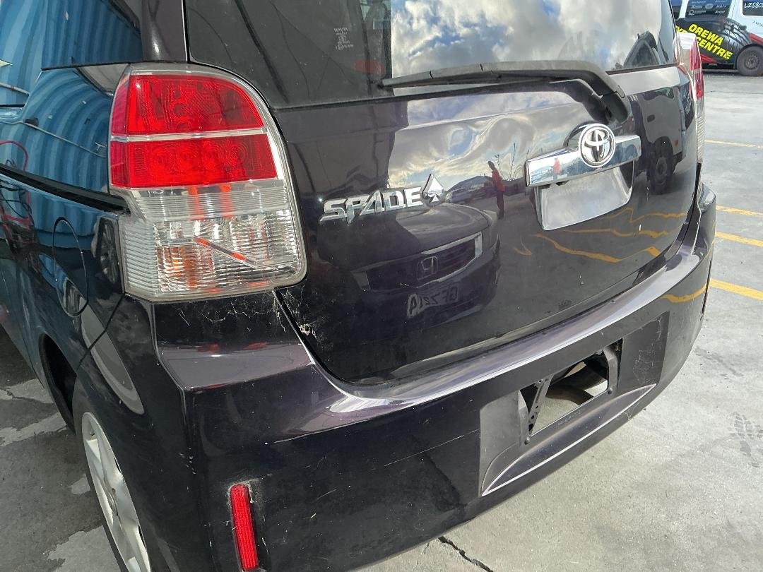 Photo '22' of Toyota Spade Photo '22' of Toyota Spade