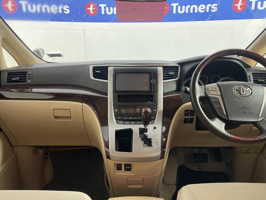 Photo '19' of Toyota Vellfire Photo '19' of Toyota Vellfire