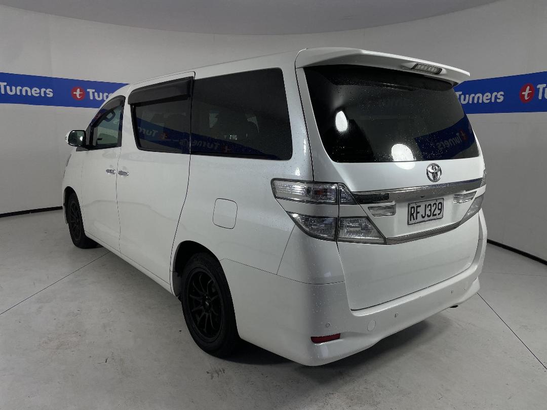 Photo '10' of Toyota Vellfire Photo '10' of Toyota Vellfire