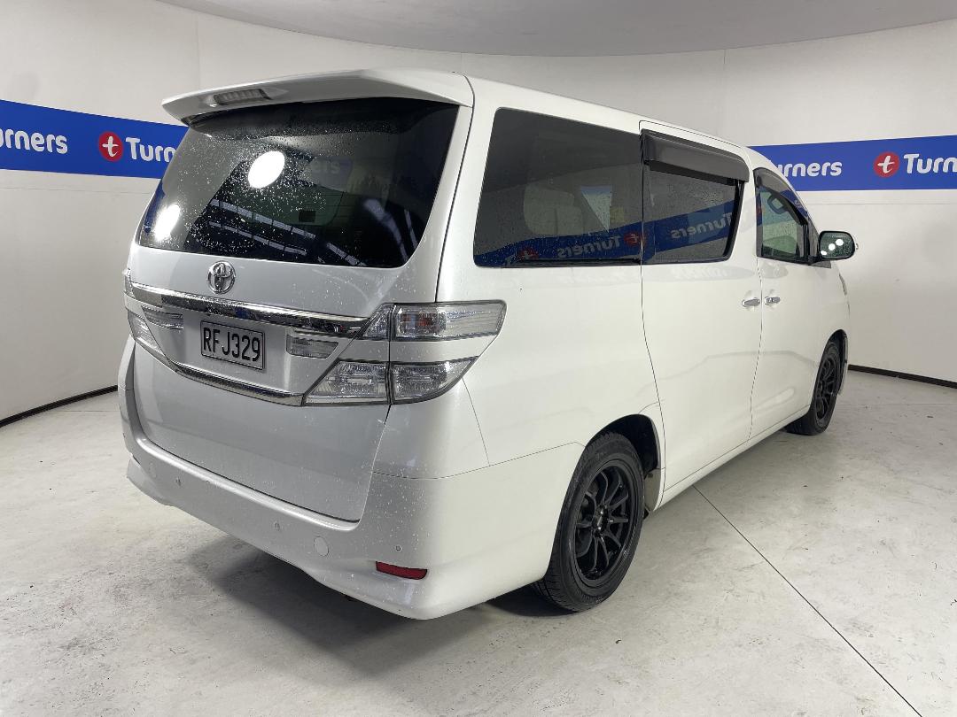 Photo '7' of Toyota Vellfire Photo '7' of Toyota Vellfire