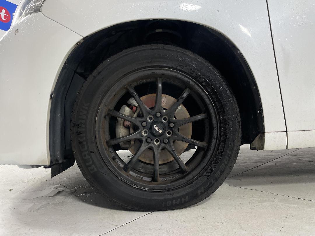 Photo '5' of Toyota Vellfire Photo '5' of Toyota Vellfire