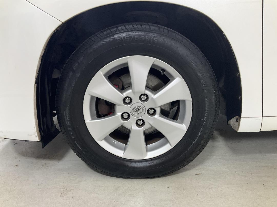 Photo '10' of Toyota Vellfire