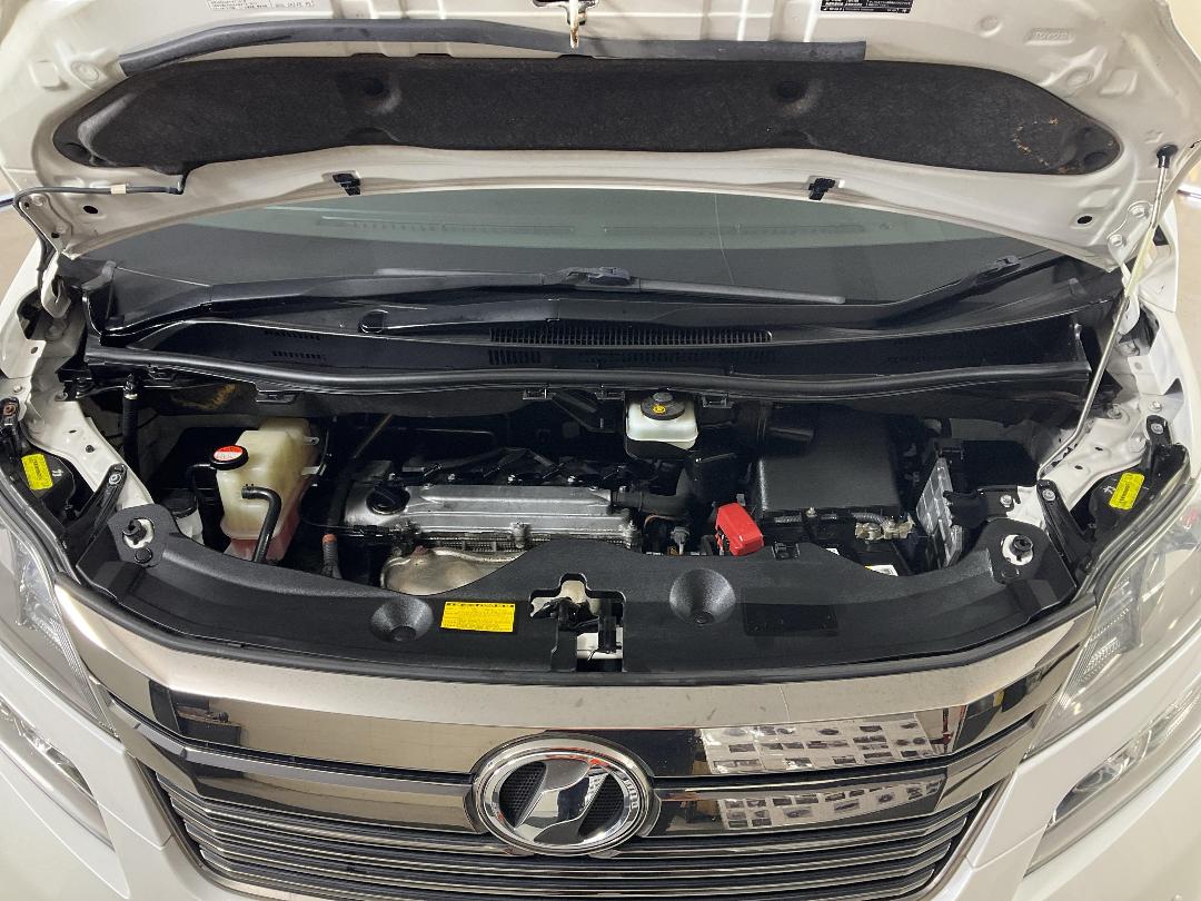 Photo '13' of Toyota Vellfire