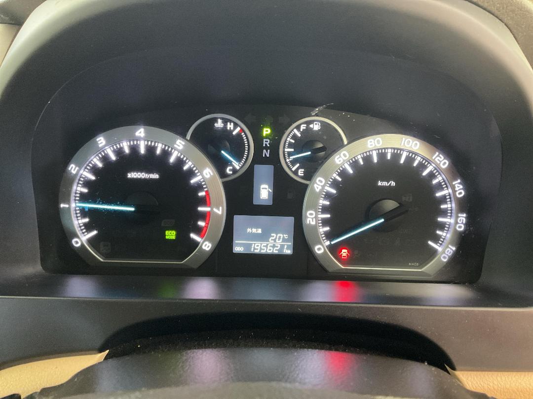 Photo '20' of Toyota Vellfire