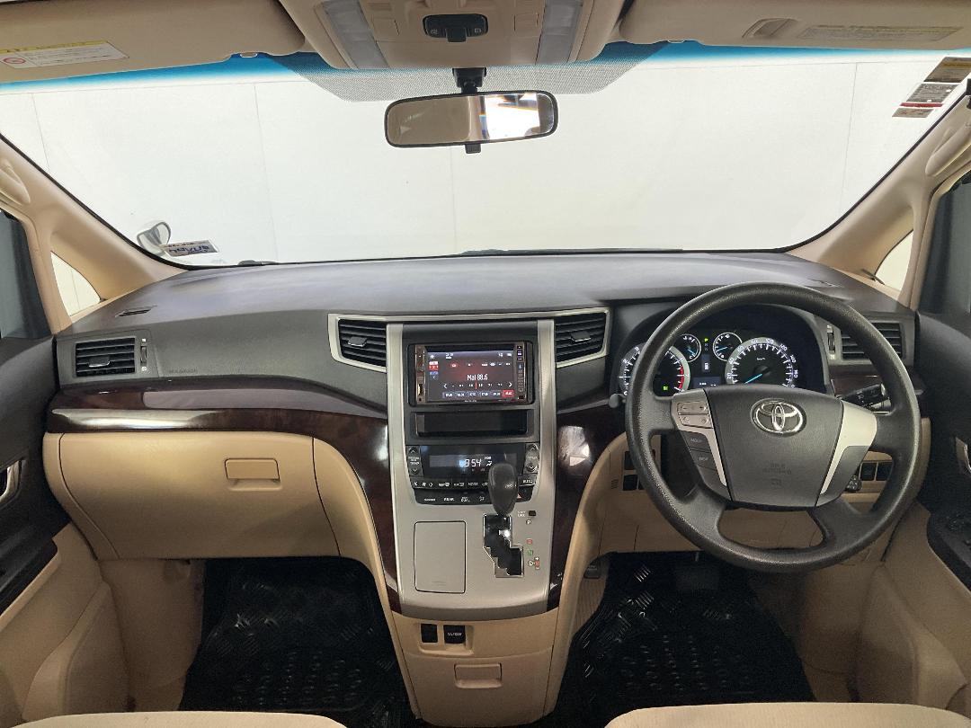 Photo '17' of Toyota Vellfire