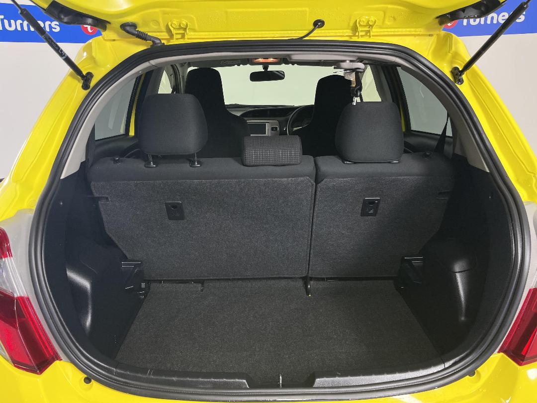 Photo '14' of Toyota Vitz