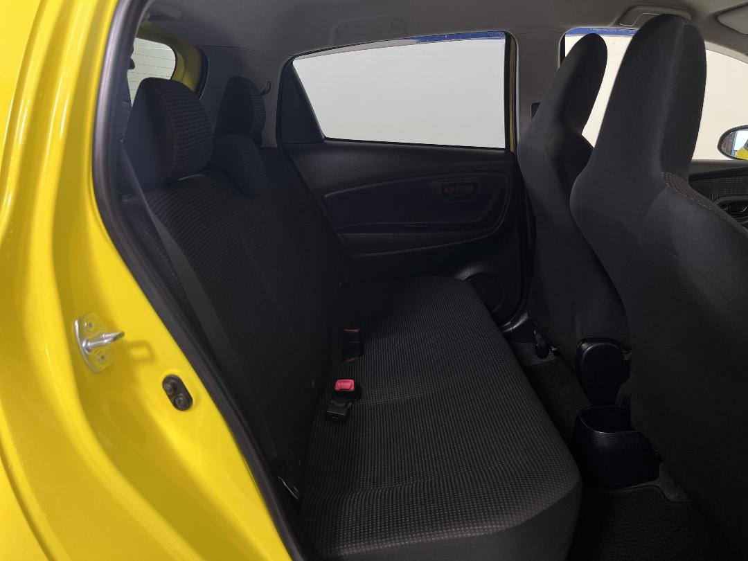 Photo '20' of Toyota Vitz