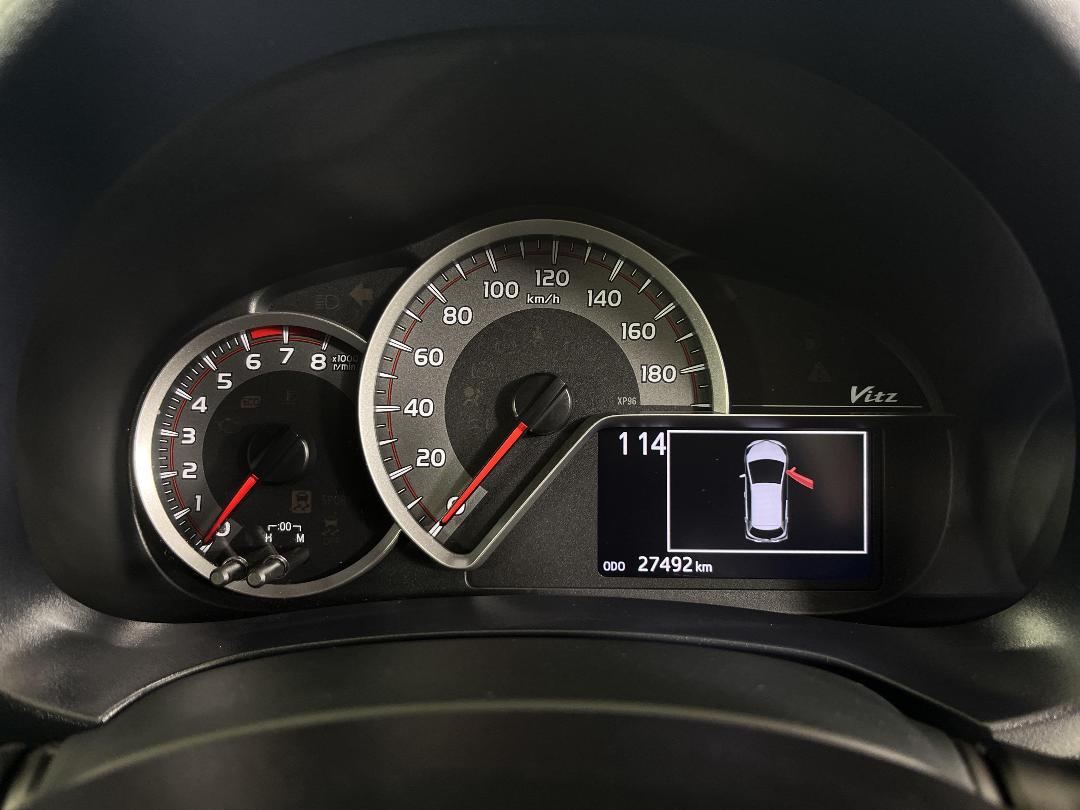 Photo '21' of Toyota Vitz