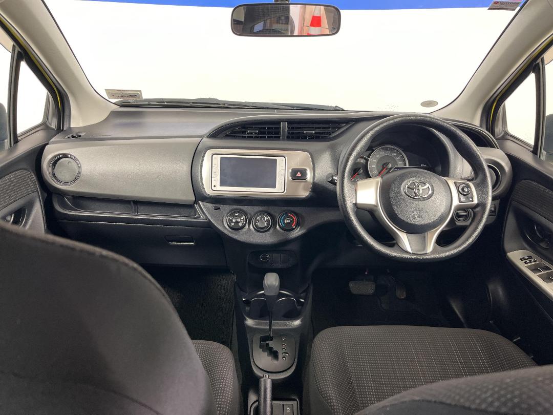 Photo '17' of Toyota Vitz