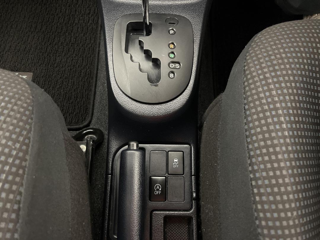 Photo '25' of Toyota Vitz