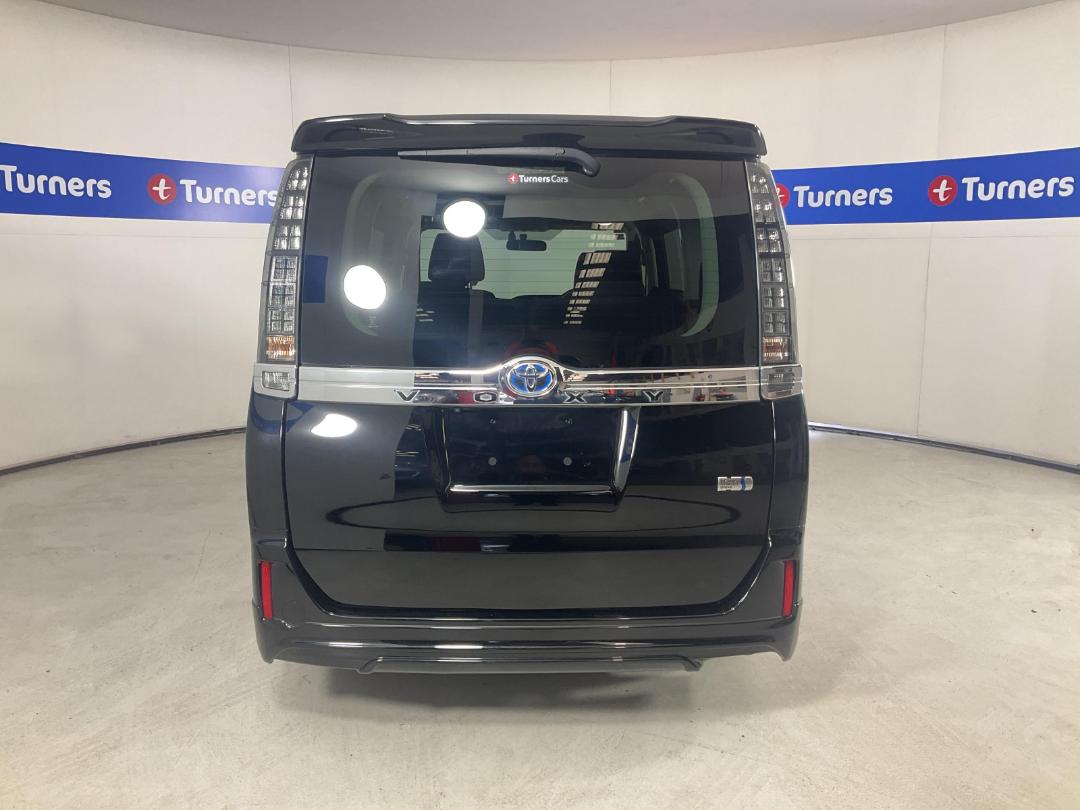 Photo '6' of Toyota Voxy Photo '6' of Toyota Voxy