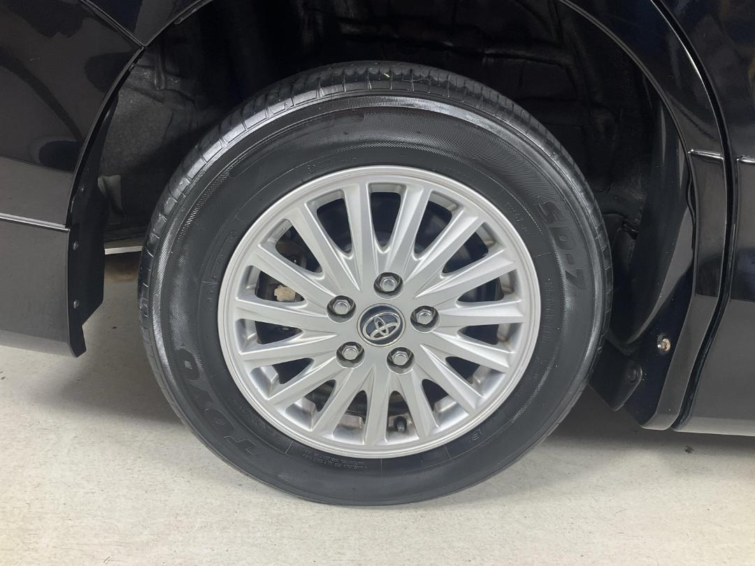 Photo '12' of Toyota Voxy Photo '12' of Toyota Voxy