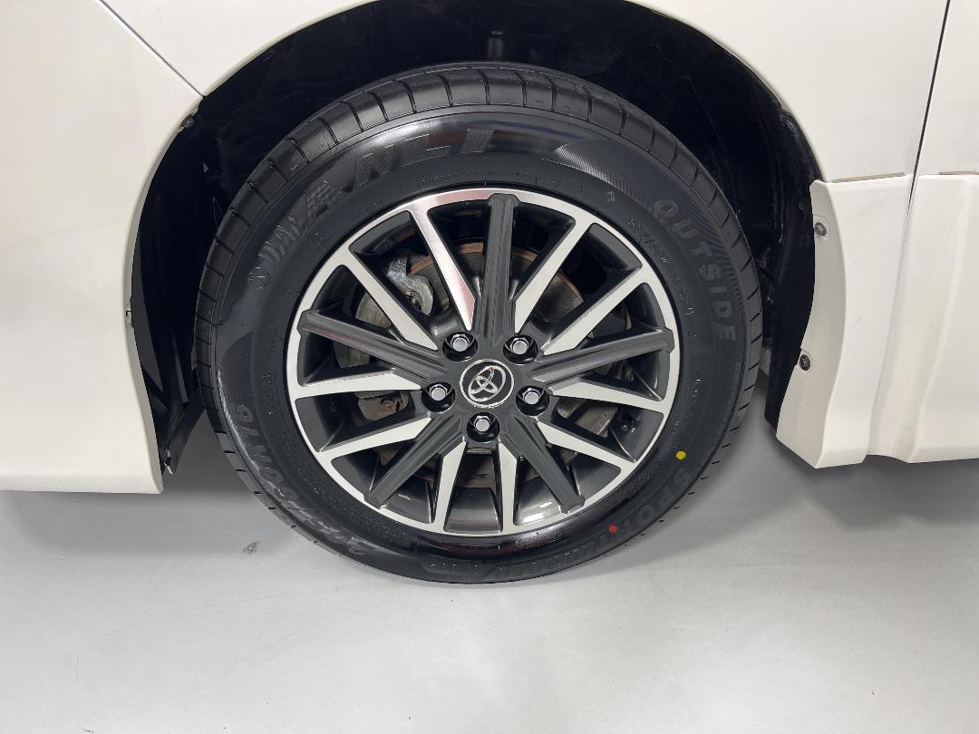 Photo '10' of Toyota Voxy Photo '10' of Toyota Voxy