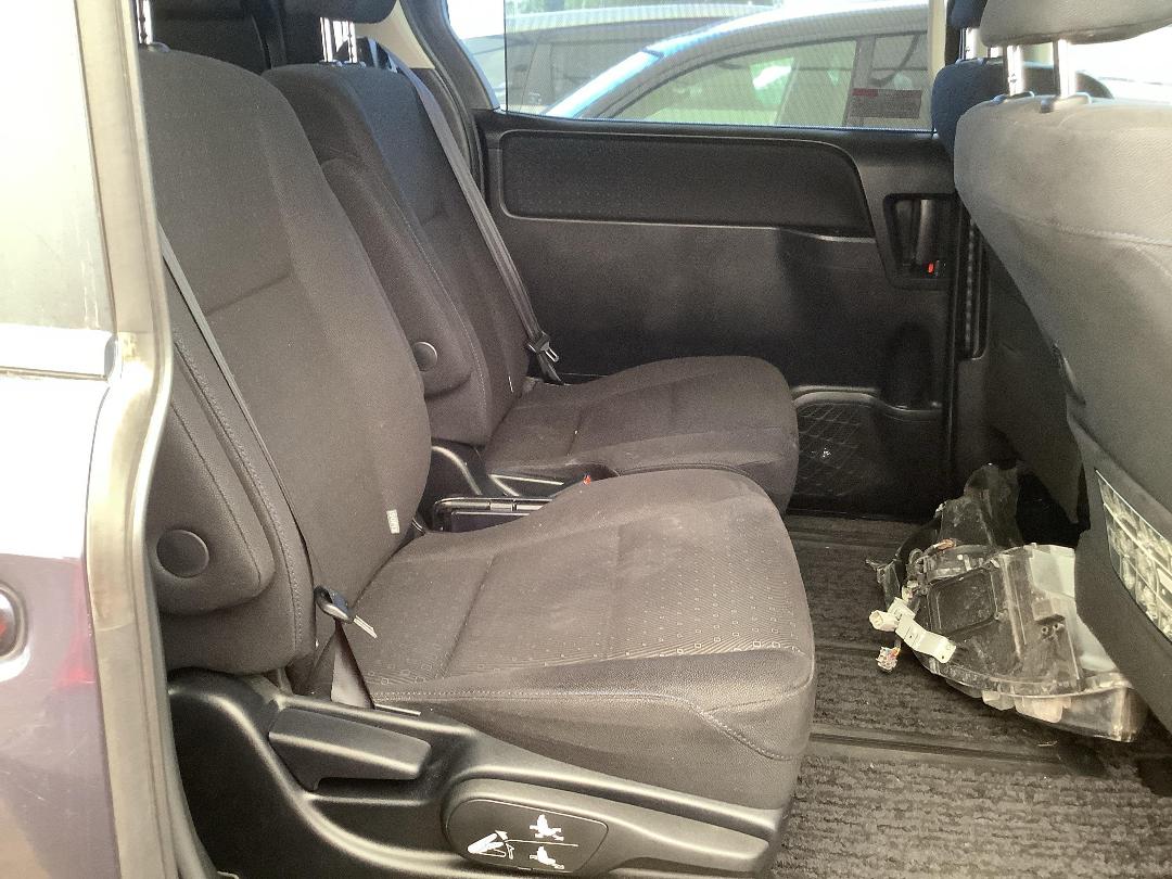 Photo '10' of Toyota Voxy Photo '10' of Toyota Voxy