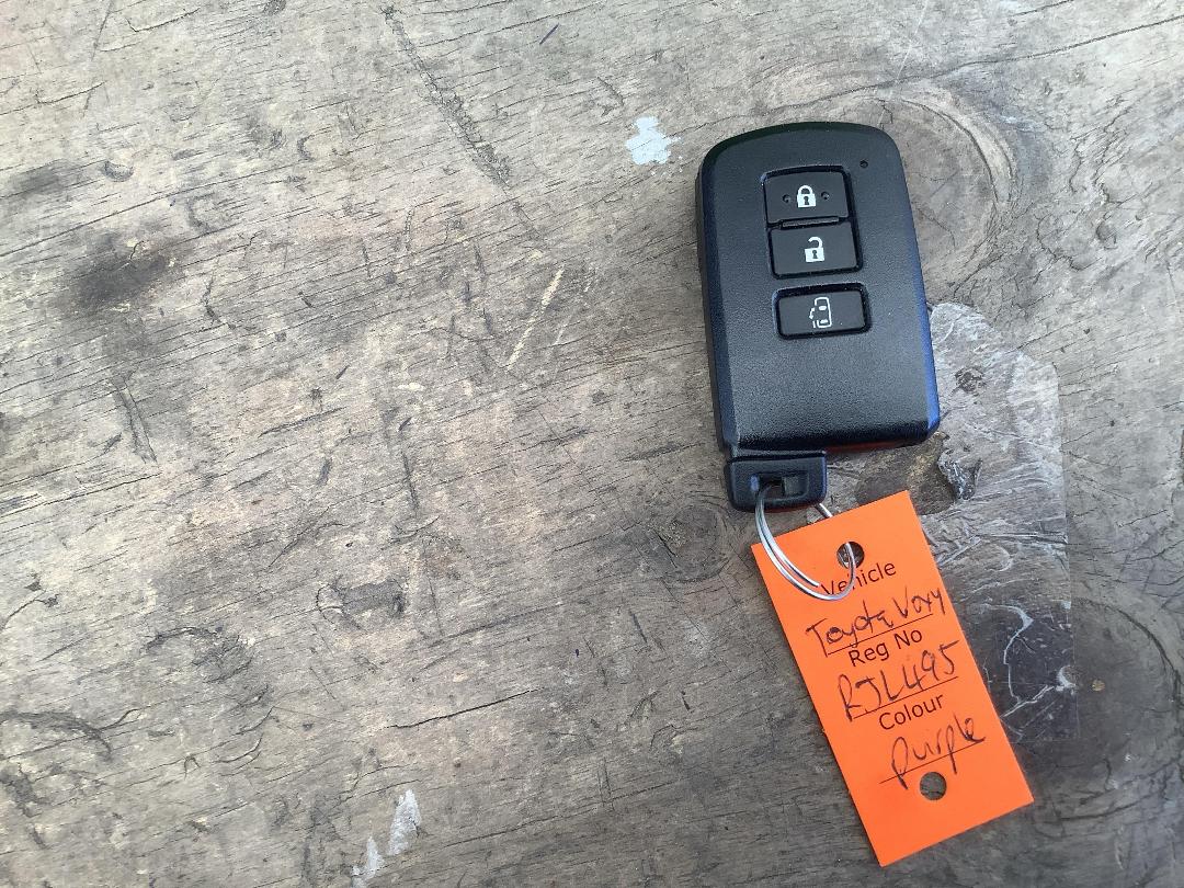 Photo '19' of Toyota Voxy Photo '19' of Toyota Voxy