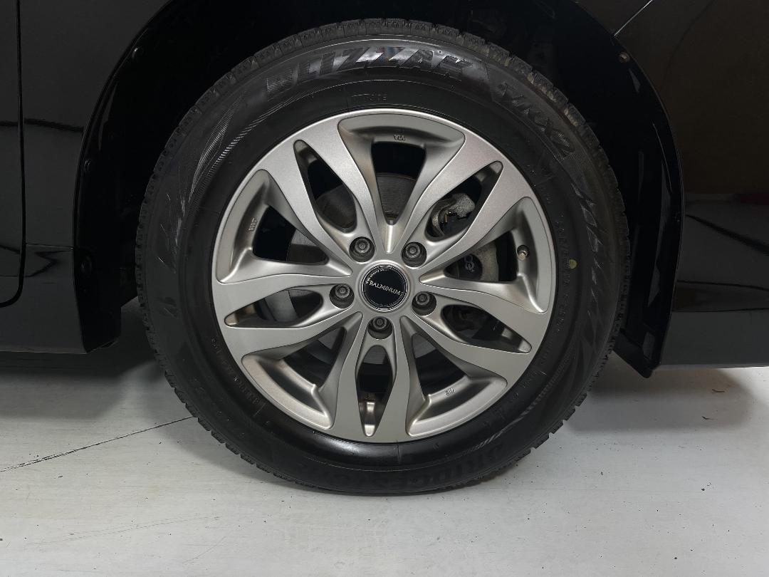 Photo '9' of Toyota Voxy