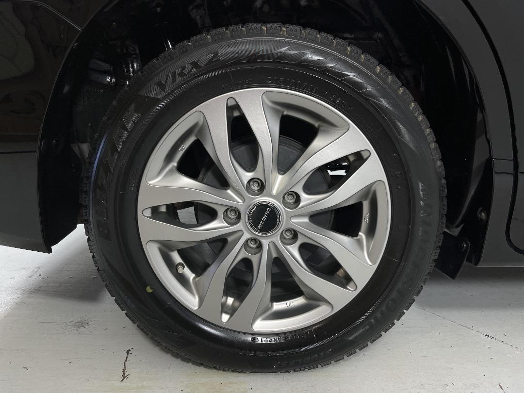 Photo '12' of Toyota Voxy