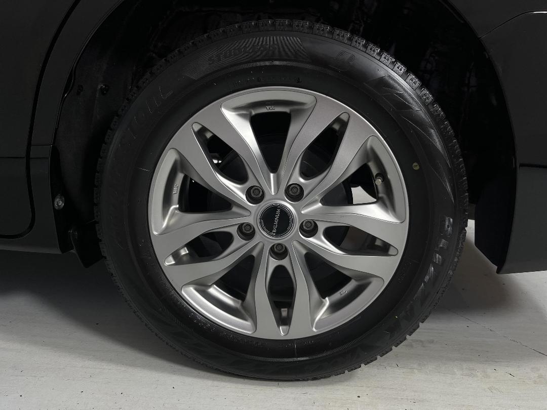 Photo '11' of Toyota Voxy