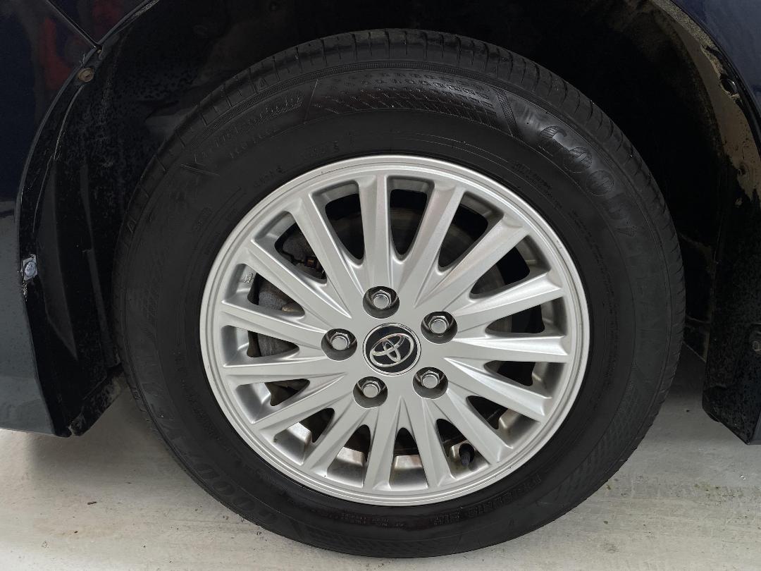 Photo '10' of Toyota Voxy