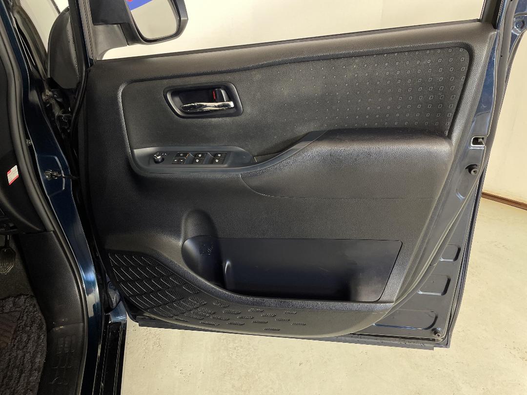 Photo '15' of Toyota Voxy