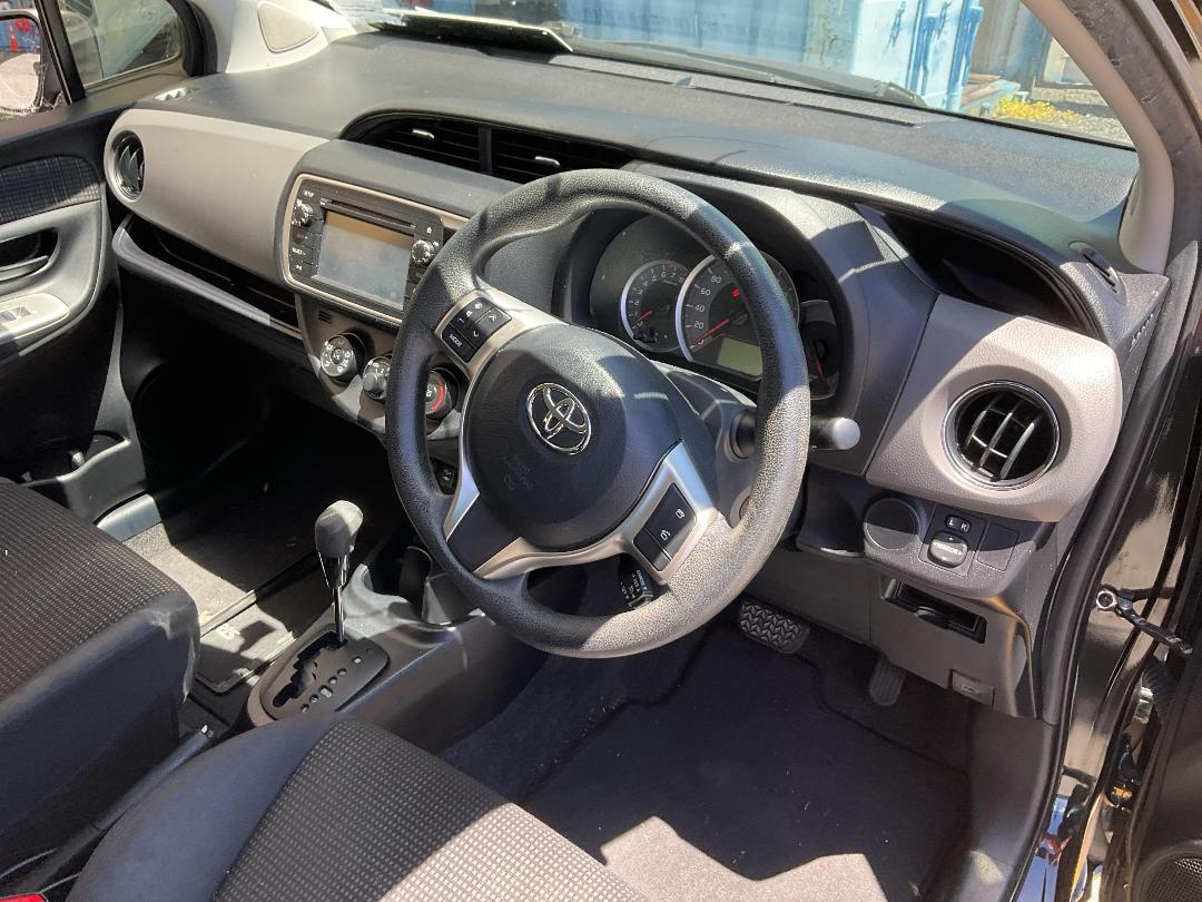 Photo '24' of Toyota Yaris GX Photo '24' of Toyota Yaris GX