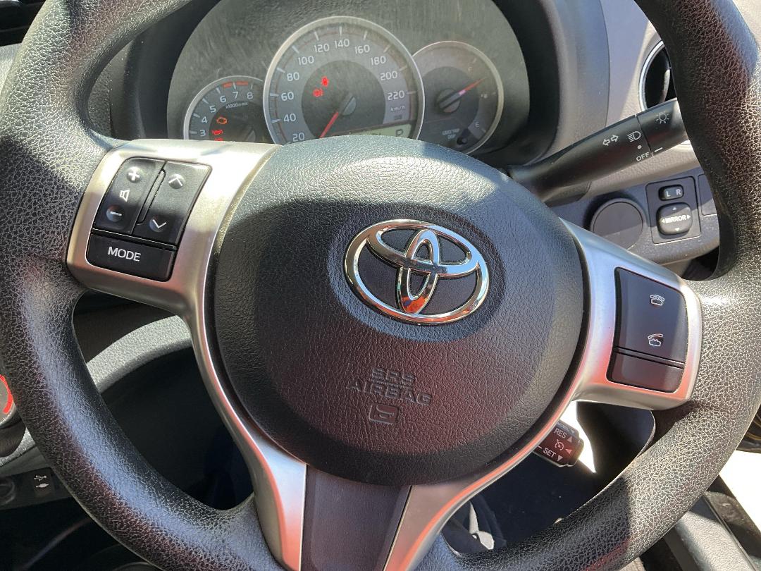 Photo '27' of Toyota Yaris GX Photo '27' of Toyota Yaris GX