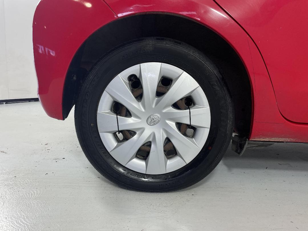 Photo '12' of Toyota Yaris